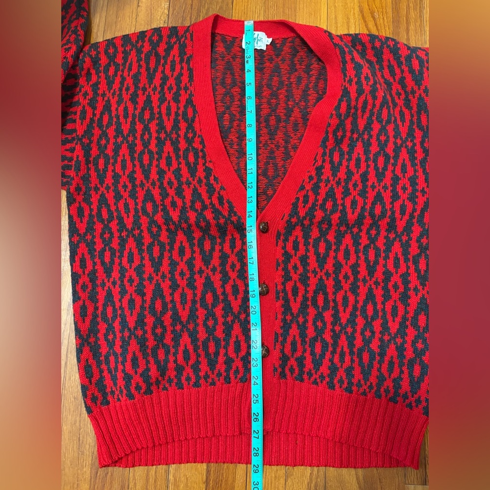 Vintage 100% Wool Cardigan - Picture 4 of 5